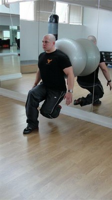 Perna, Gluteus - Lunge Perna no Ar com Bola 2