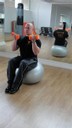 Biceps com Halteres Simétrico na Bola 2