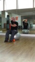 Pullover Triceps com Halteres Alternado na Bola 1