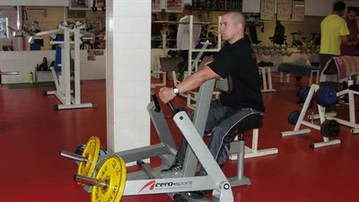 Dorsal, Costal - Low Row Convergente Máquina "Free Weight" Alternado 1