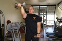 Ombro, Biceps, Peito - Elevações Frontais Supinação Alternado em Pé 2