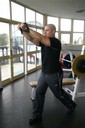 Peito, Ombro, Biceps - Elevação Frontal Supinação com Elastico 2