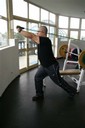Triceps - Press à Testa em Pé com Elastico 2