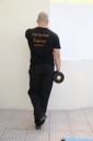 Gemeos em Pé Alternado com Halteres 1