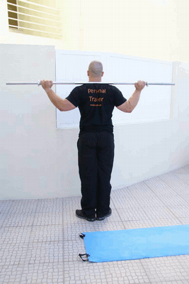 Gemeos Em Pé Com Barra Divergente - Execução